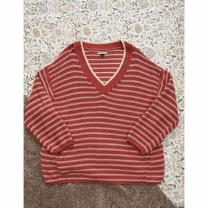 AE Big Hug V-Neck Sweater - L - EUC!
